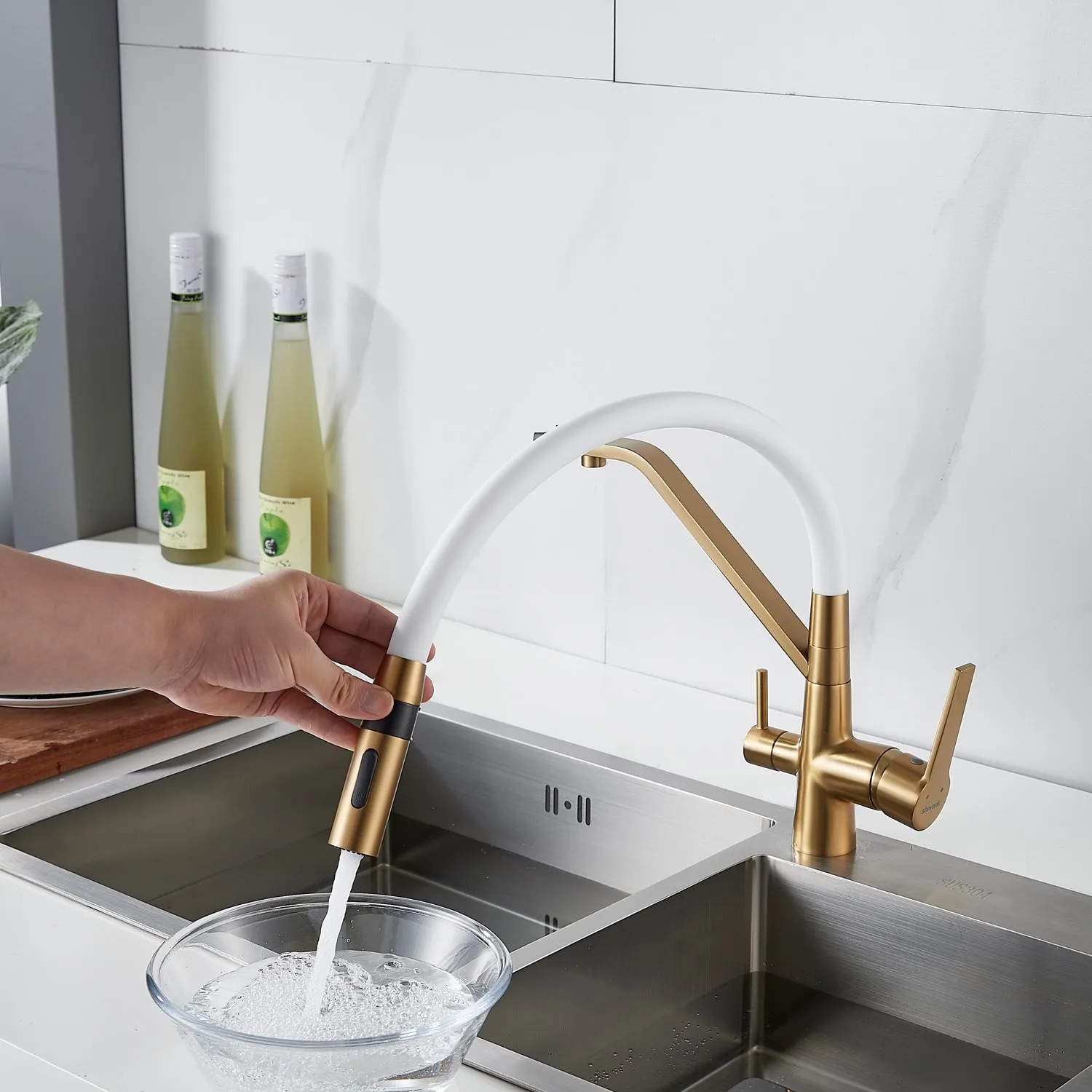 Смеситель для кухни с гибким изливом и подключением фильтра Shevanik S278G, золотой сатин