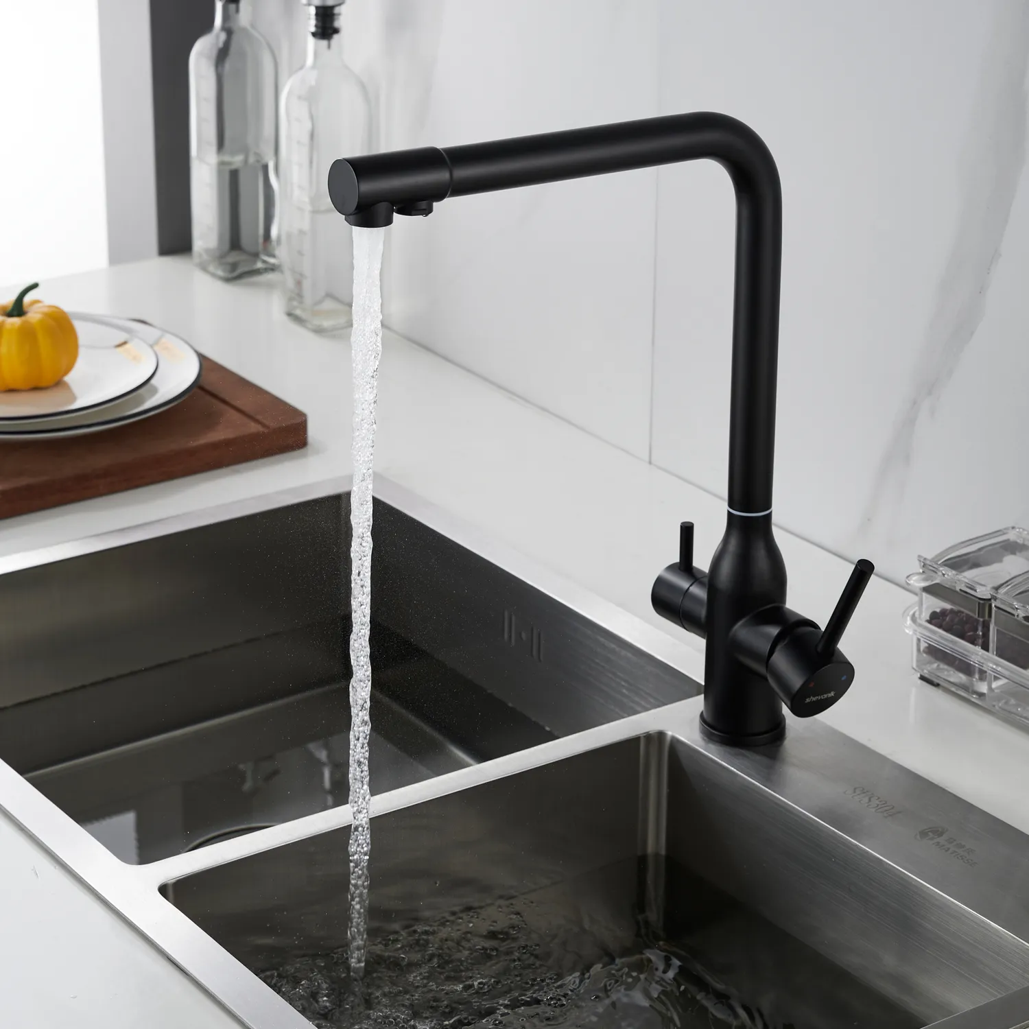 Смеситель для кухни с подключением фильтра Shevanik S248H, черный