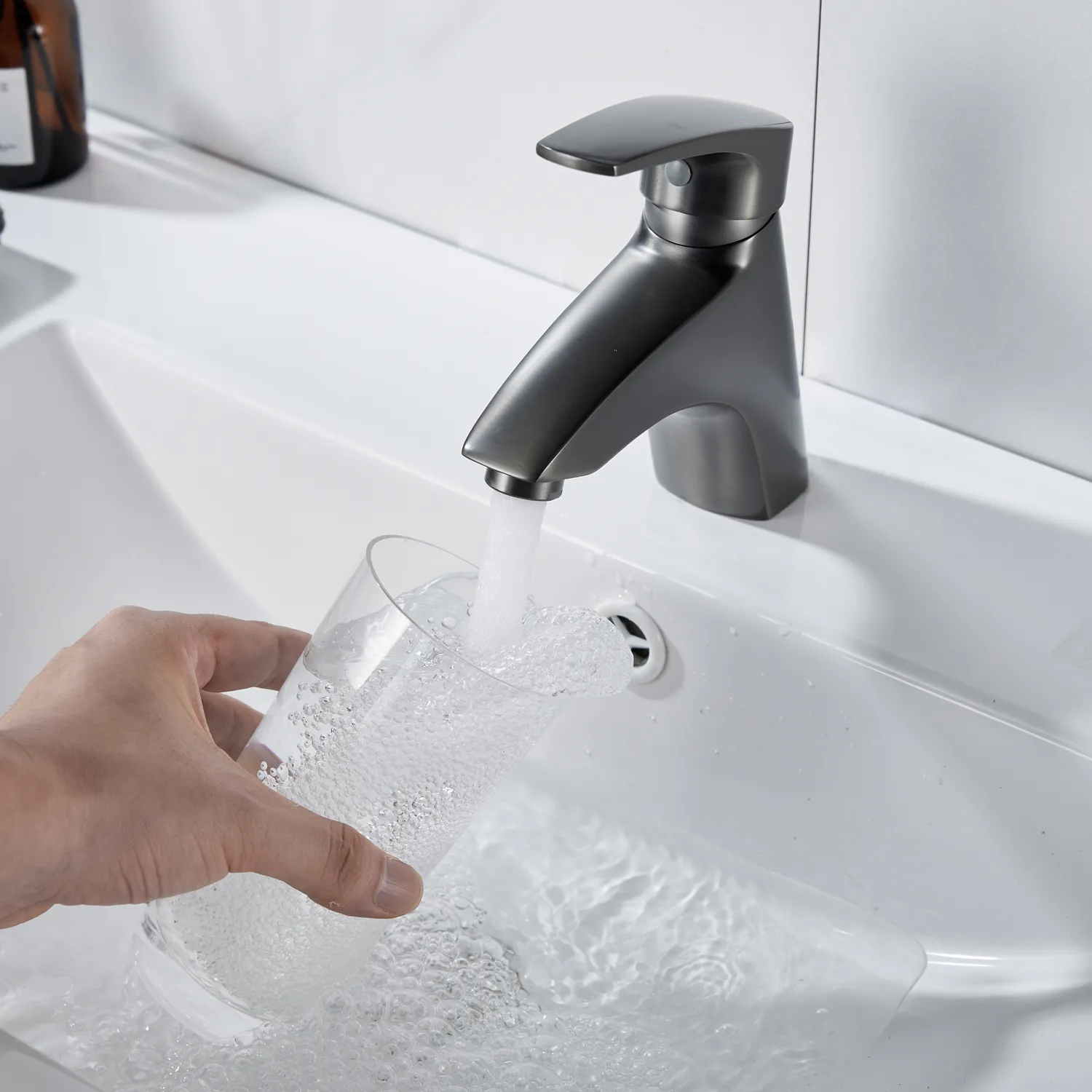 Смеситель для раковины Shevanik S5001T, оружейная сталь