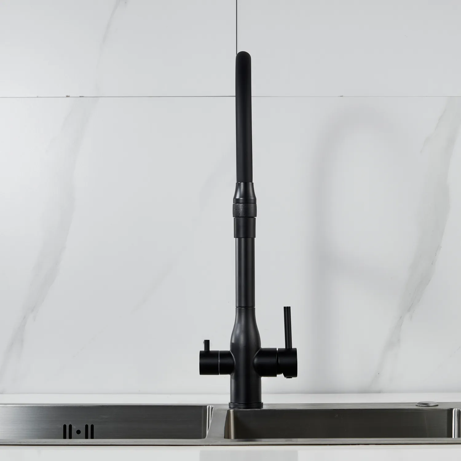 Смеситель для кухни с гибким изливом и подключением фильтра Shevanik S378H, черный