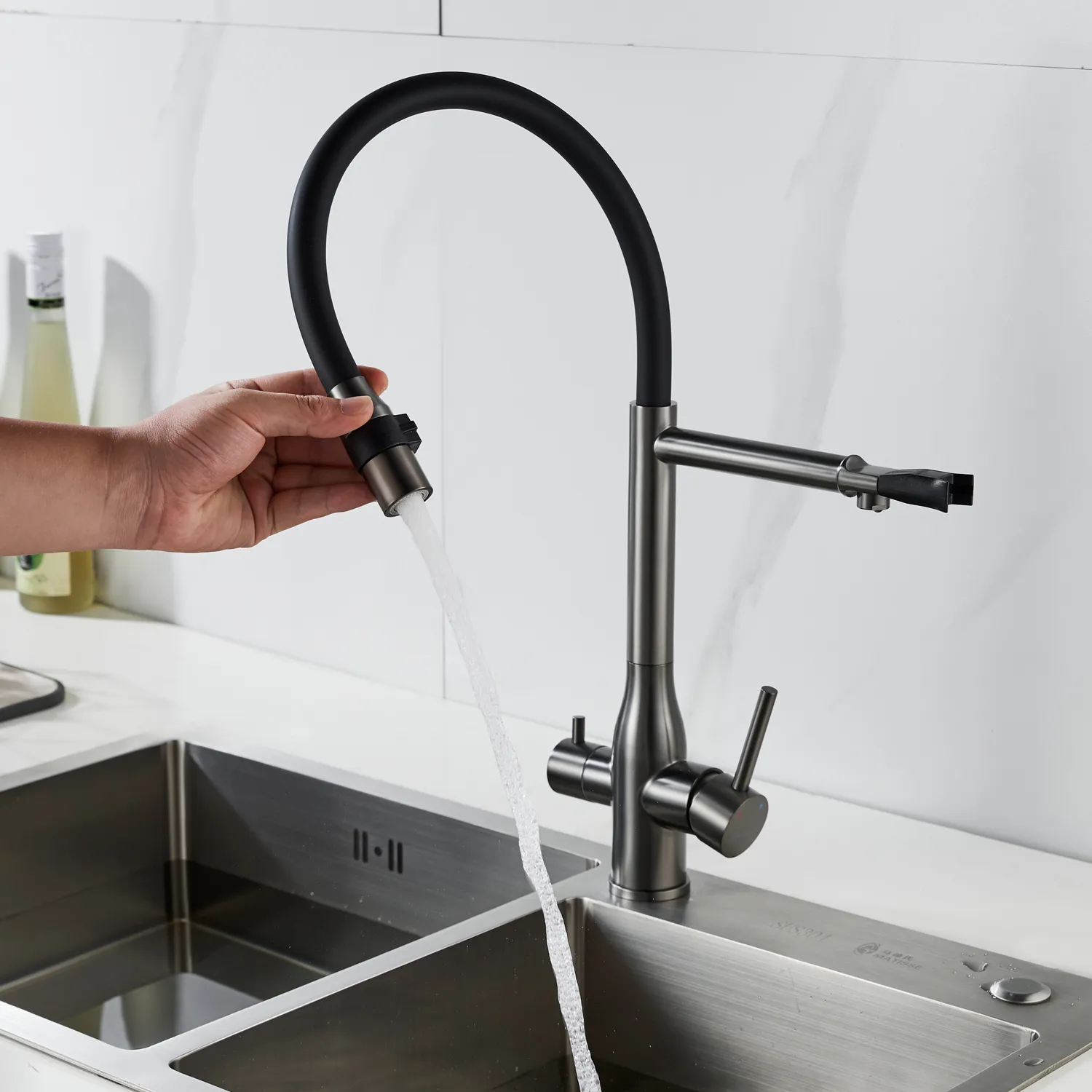 Смеситель для кухни с гибким изливом и подключением фильтра Shevanik S378T, оружейная сталь