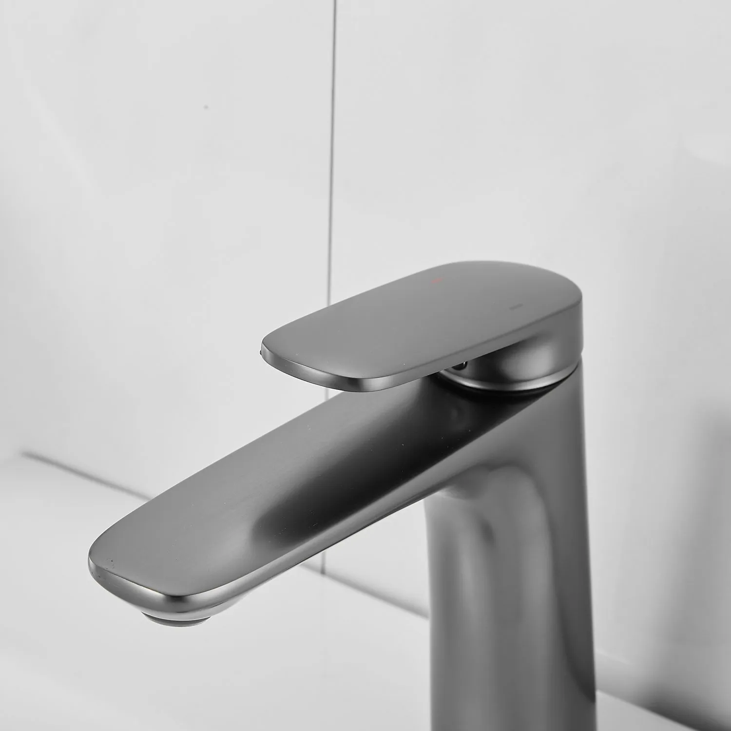 Смеситель для раковины Raffine F0185T, оружейная сталь