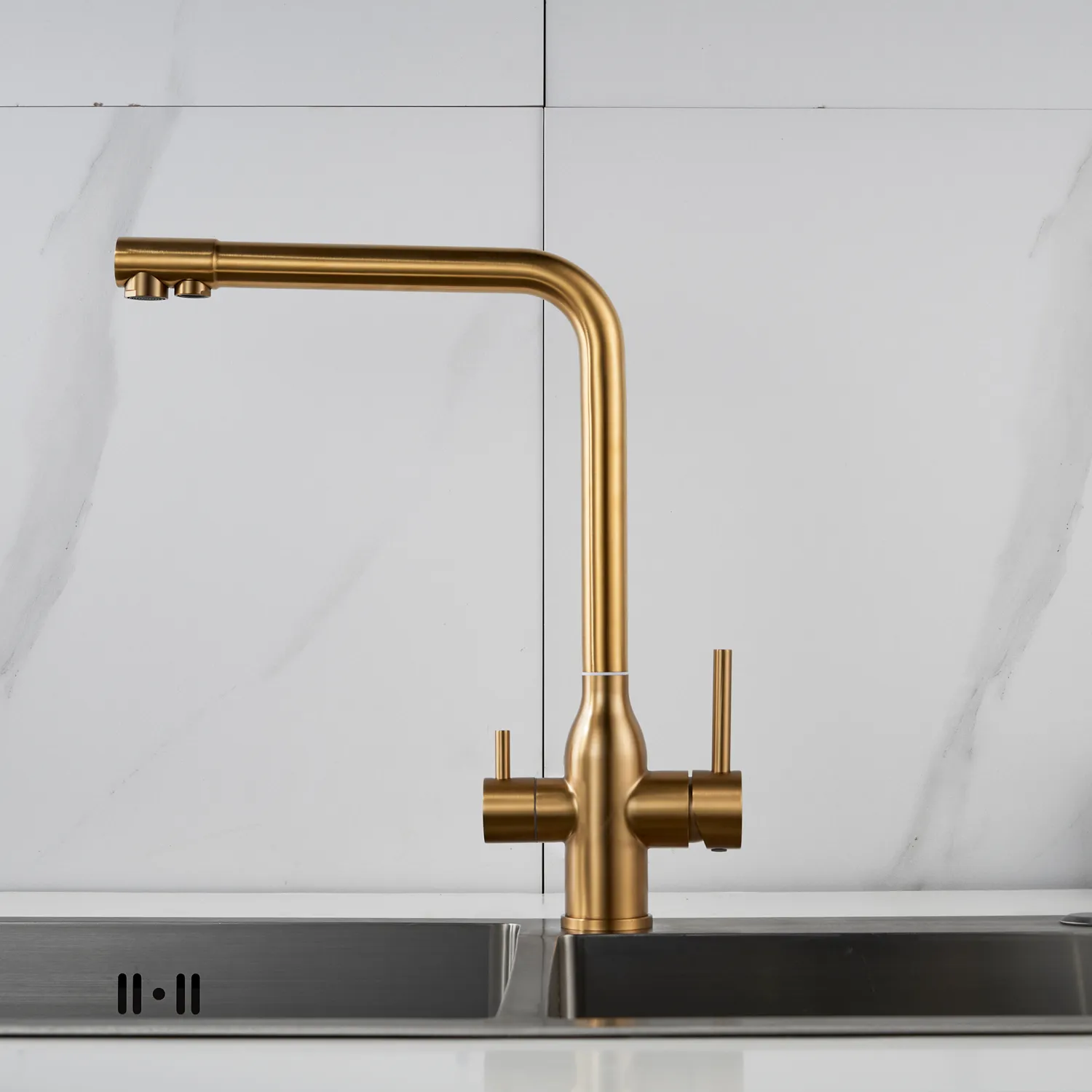 Смеситель для кухни с подключением фильтра Shevanik S248G, золотой сатин