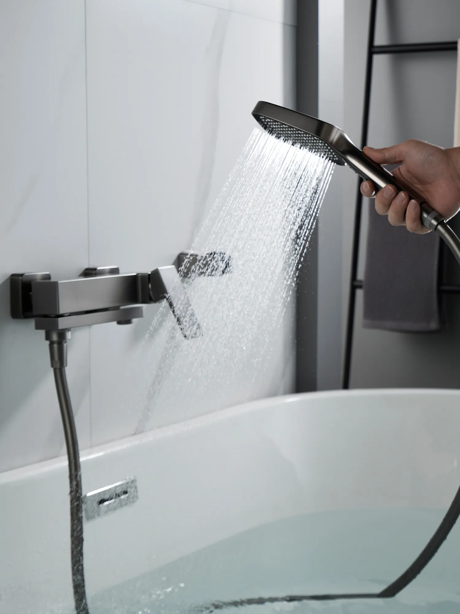 Смеситель для ванны Rose R2802T, оружейная сталь