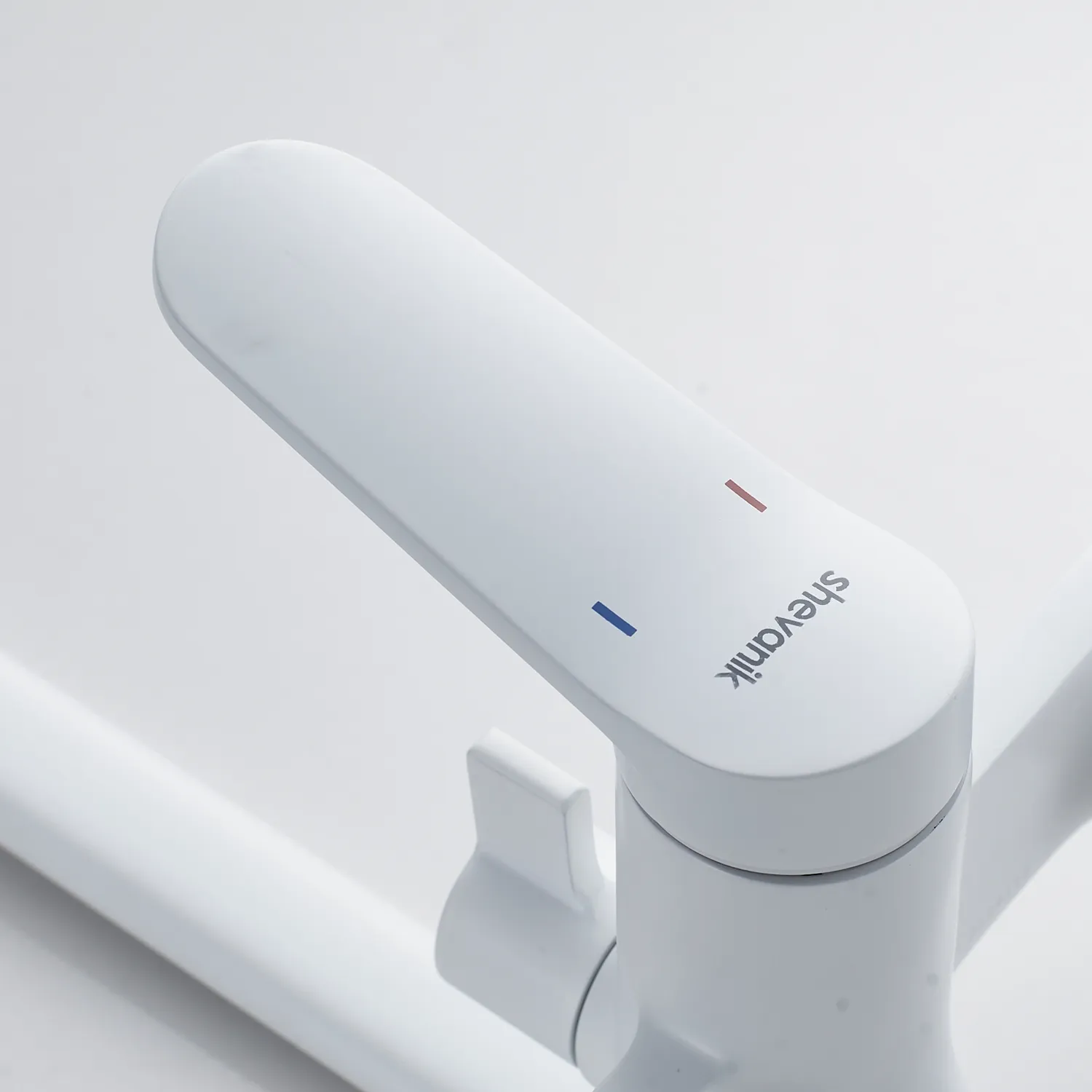 Смеситель для ванны Shevanik S4322C, белый