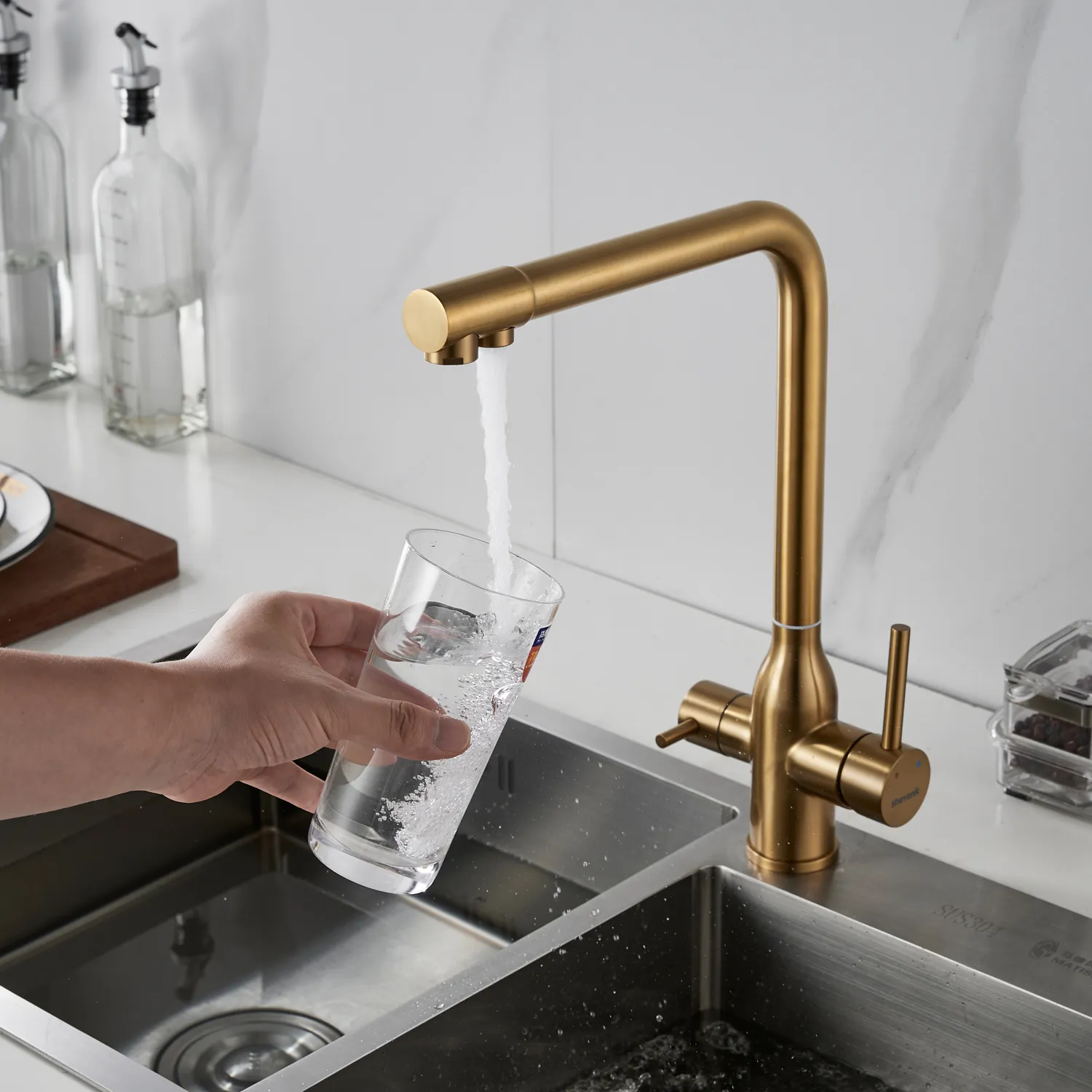 Смеситель для кухни с подключением фильтра Shevanik S248G, золотой сатин