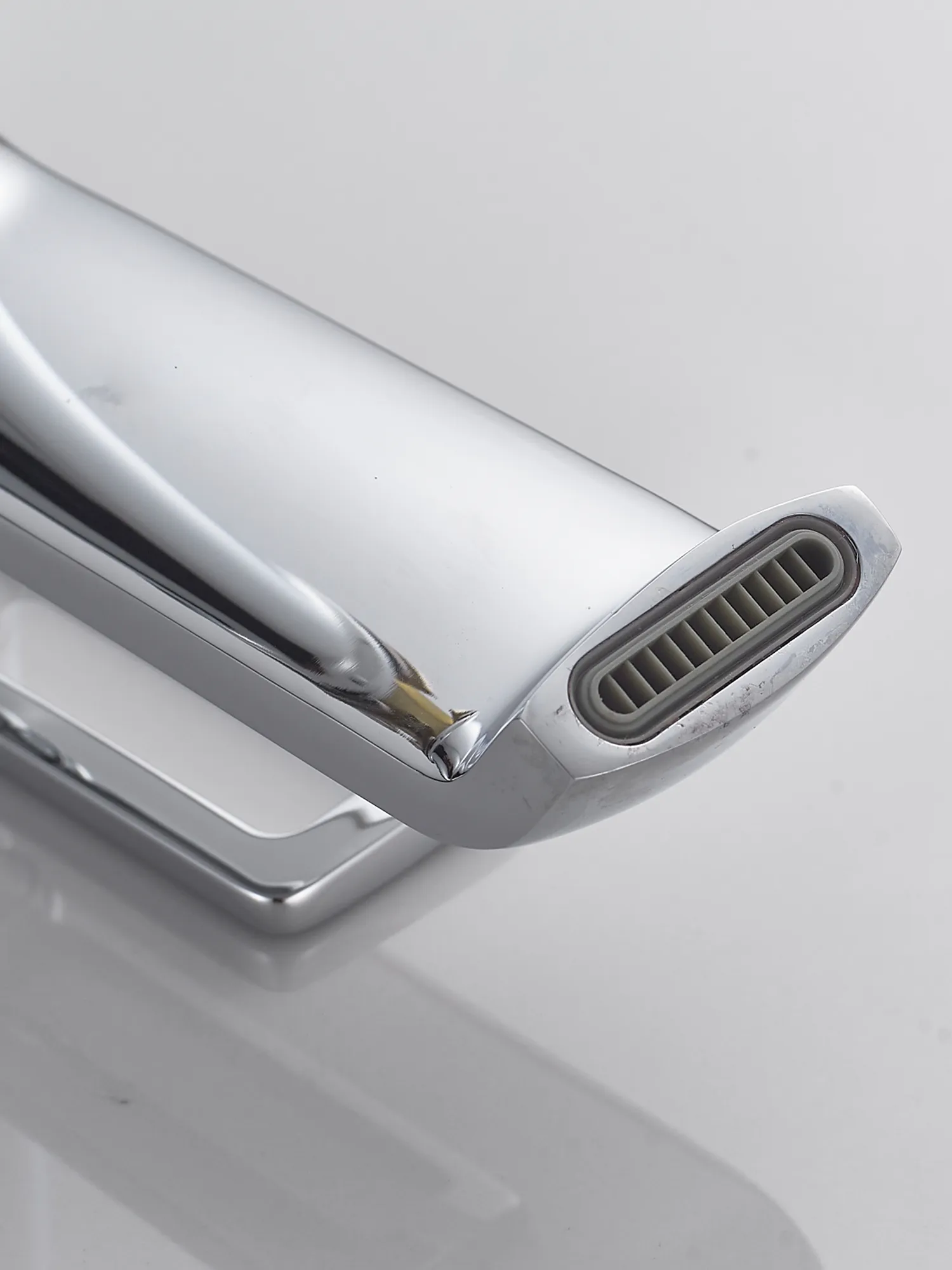 Смеситель для раковины с гигиеническим душем Shevanik S4871, хром