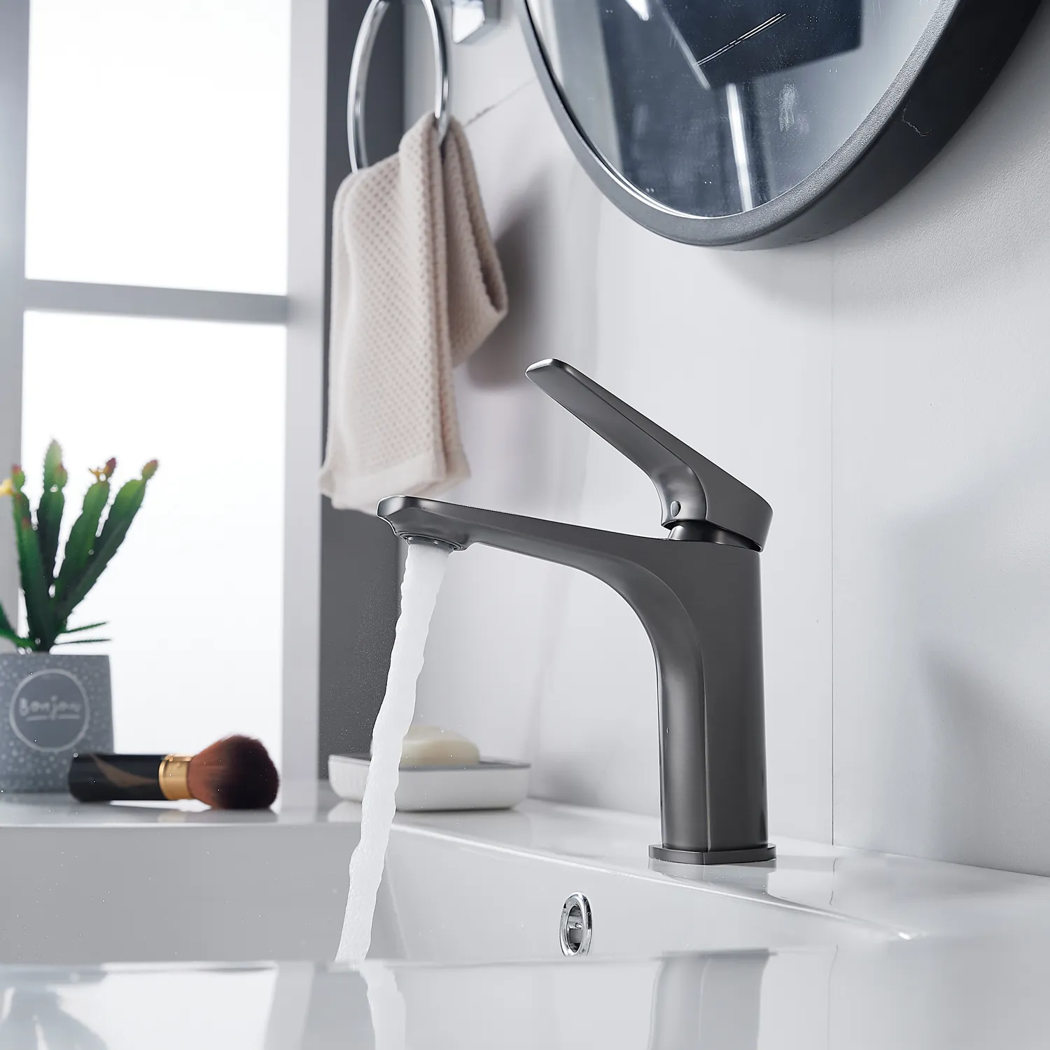 Смеситель для раковины Shevanik S4201T, оружейная сталь