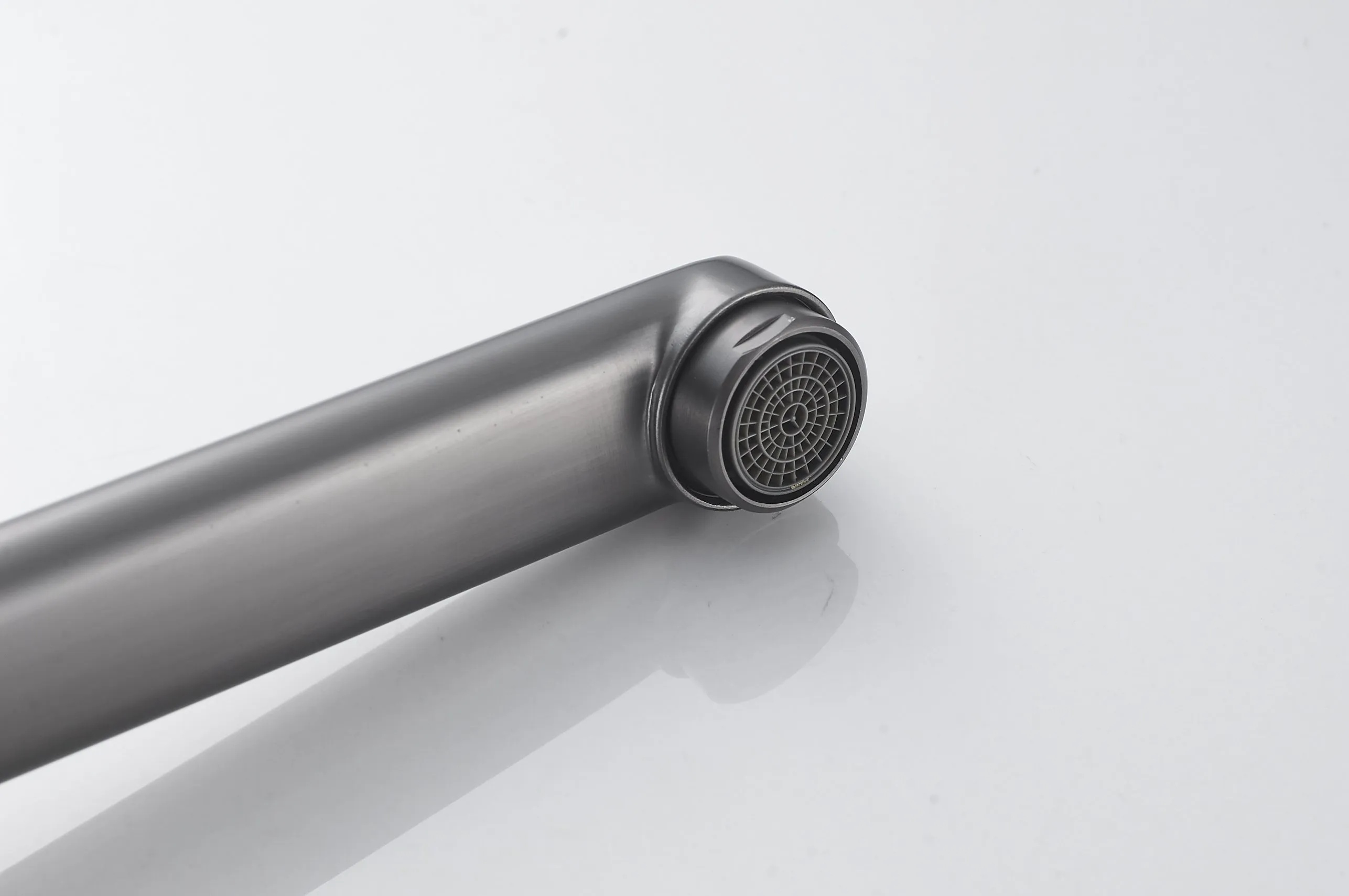 Смеситель для ванны Shevanik S8522T, оружейная сталь