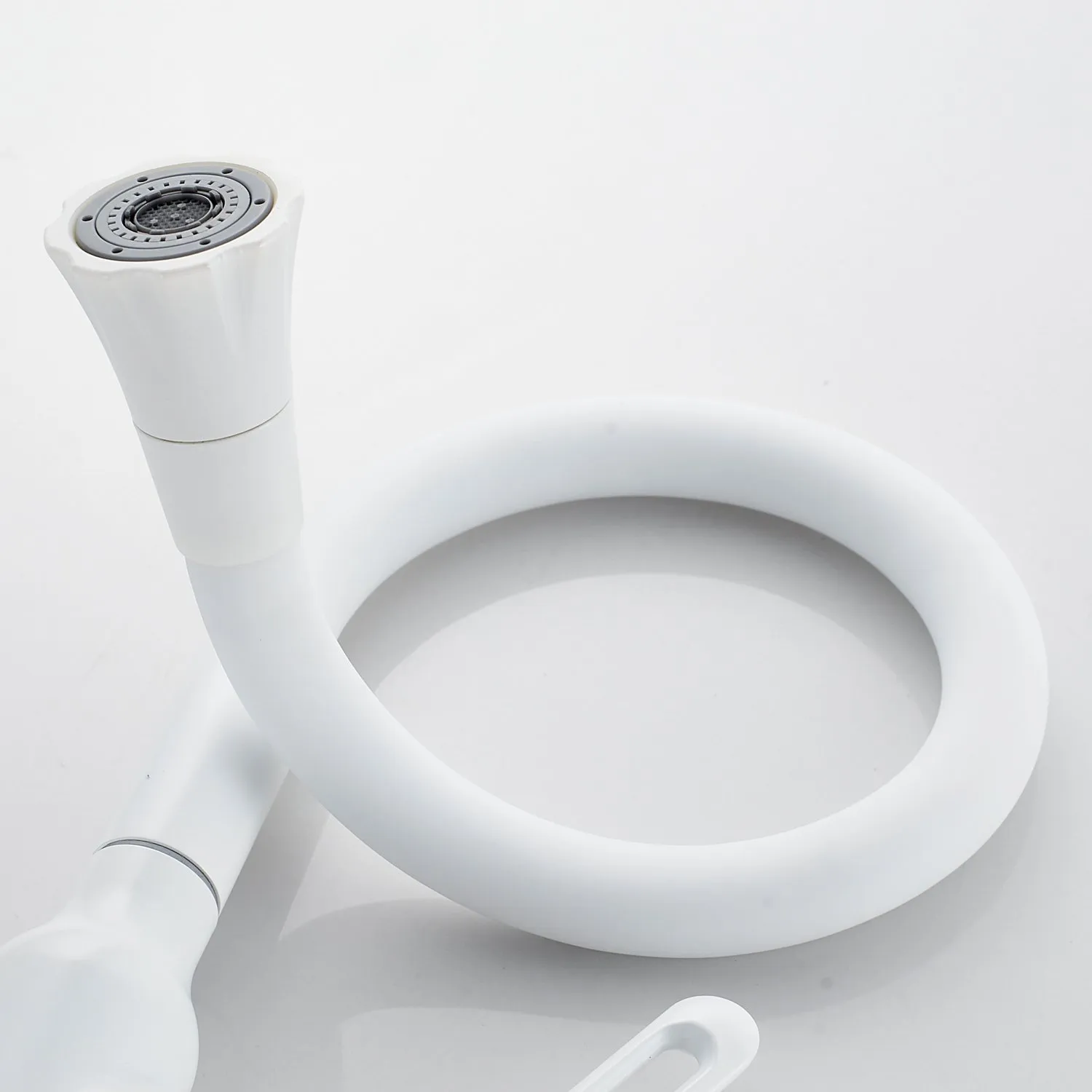 Смеситель для кухни с гибким изливом Raffine F303C-1, белый