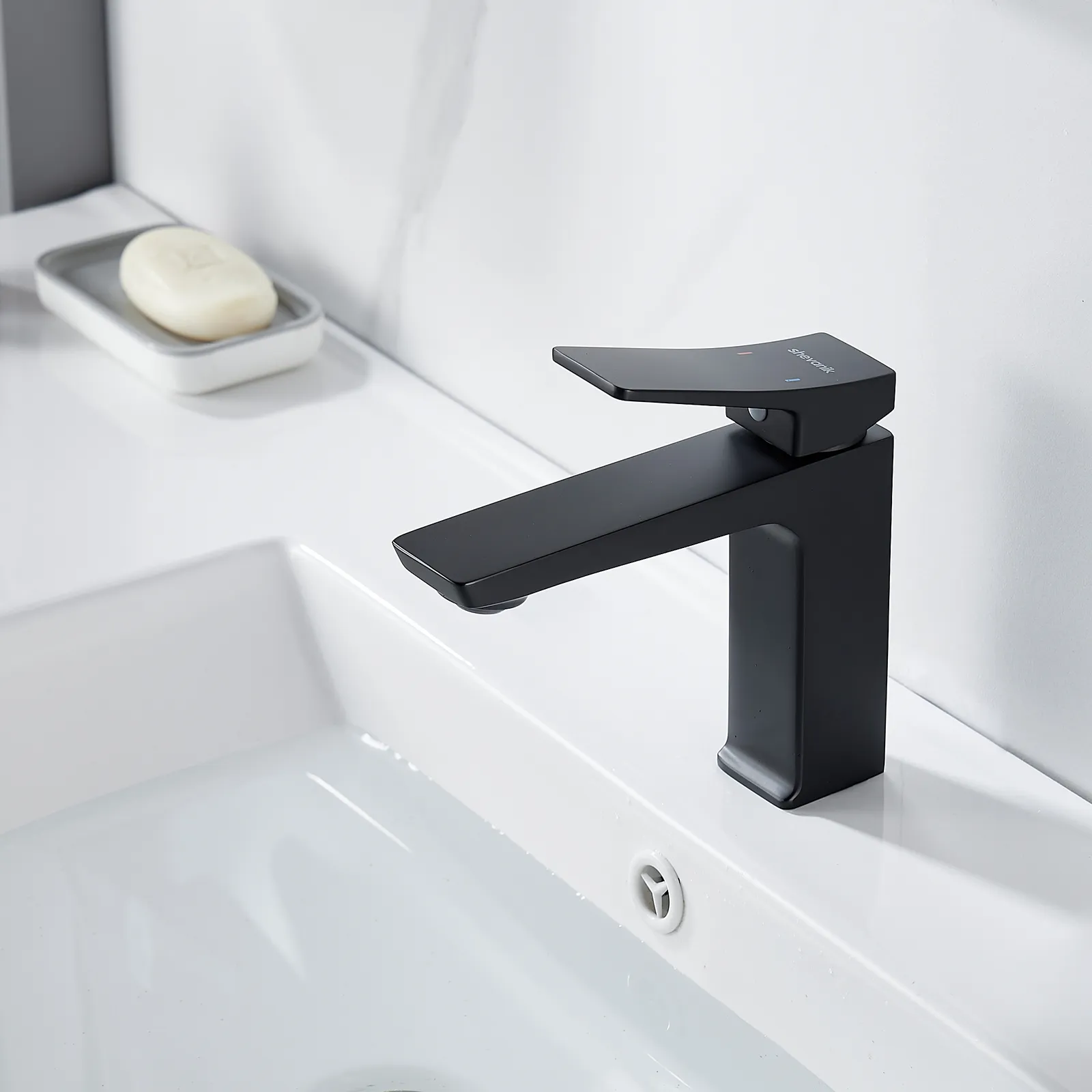 Смеситель для раковины Shevanik S4401H, черный