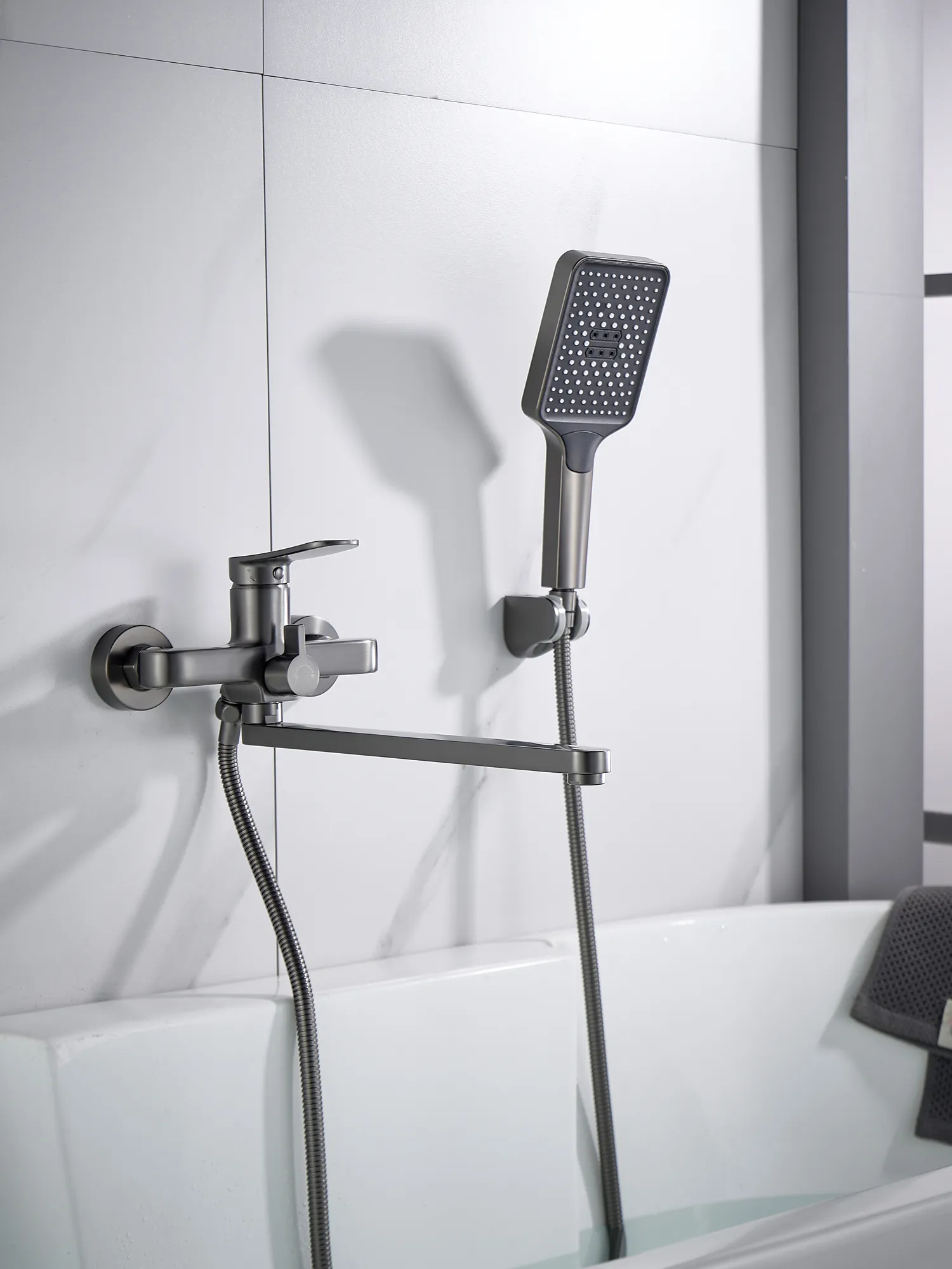 Смеситель для ванны Shevanik S4522T, оружейная сталь