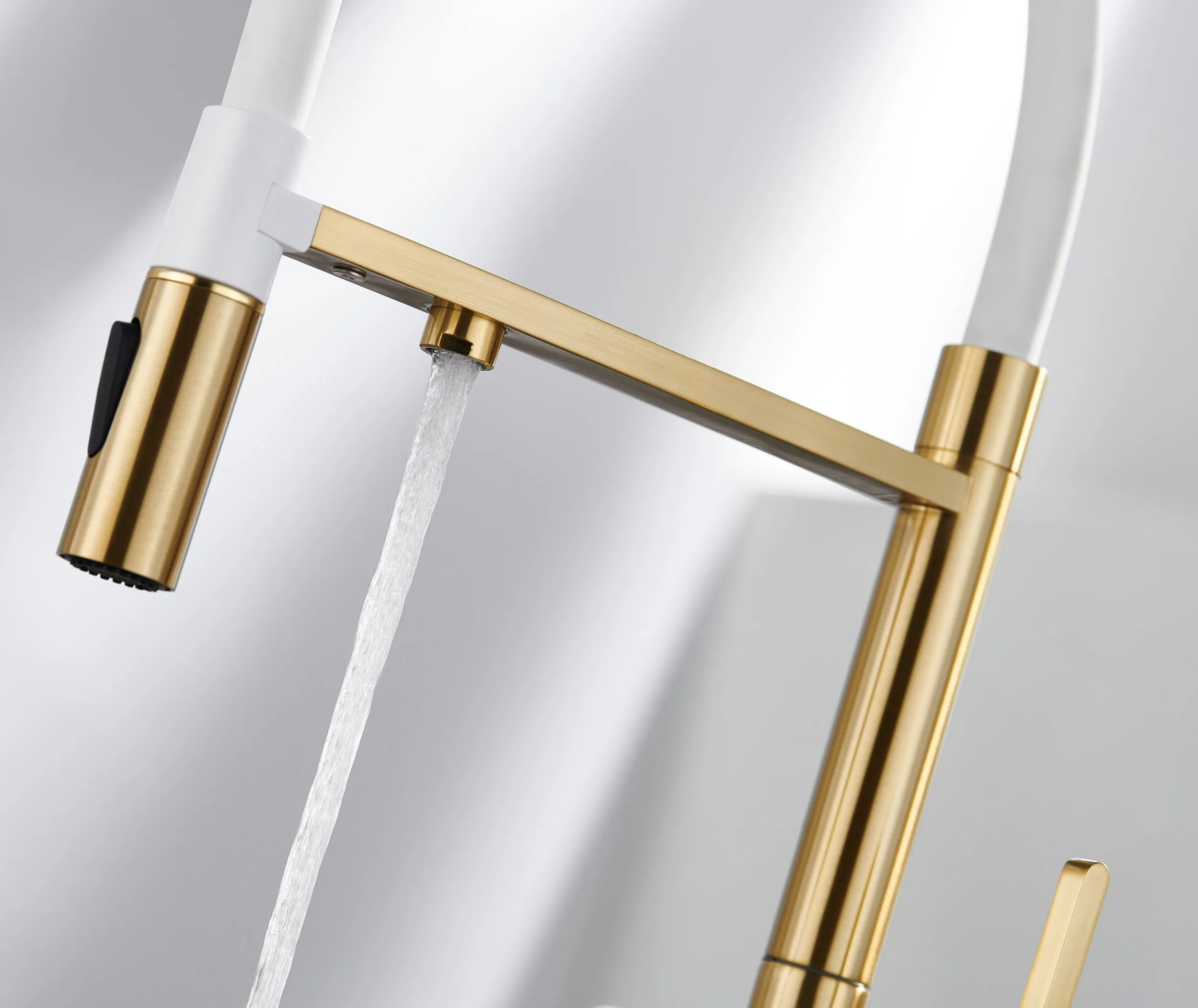 Смеситель для кухни с подключением фильтра для воды Rose R458G, золотой сатин