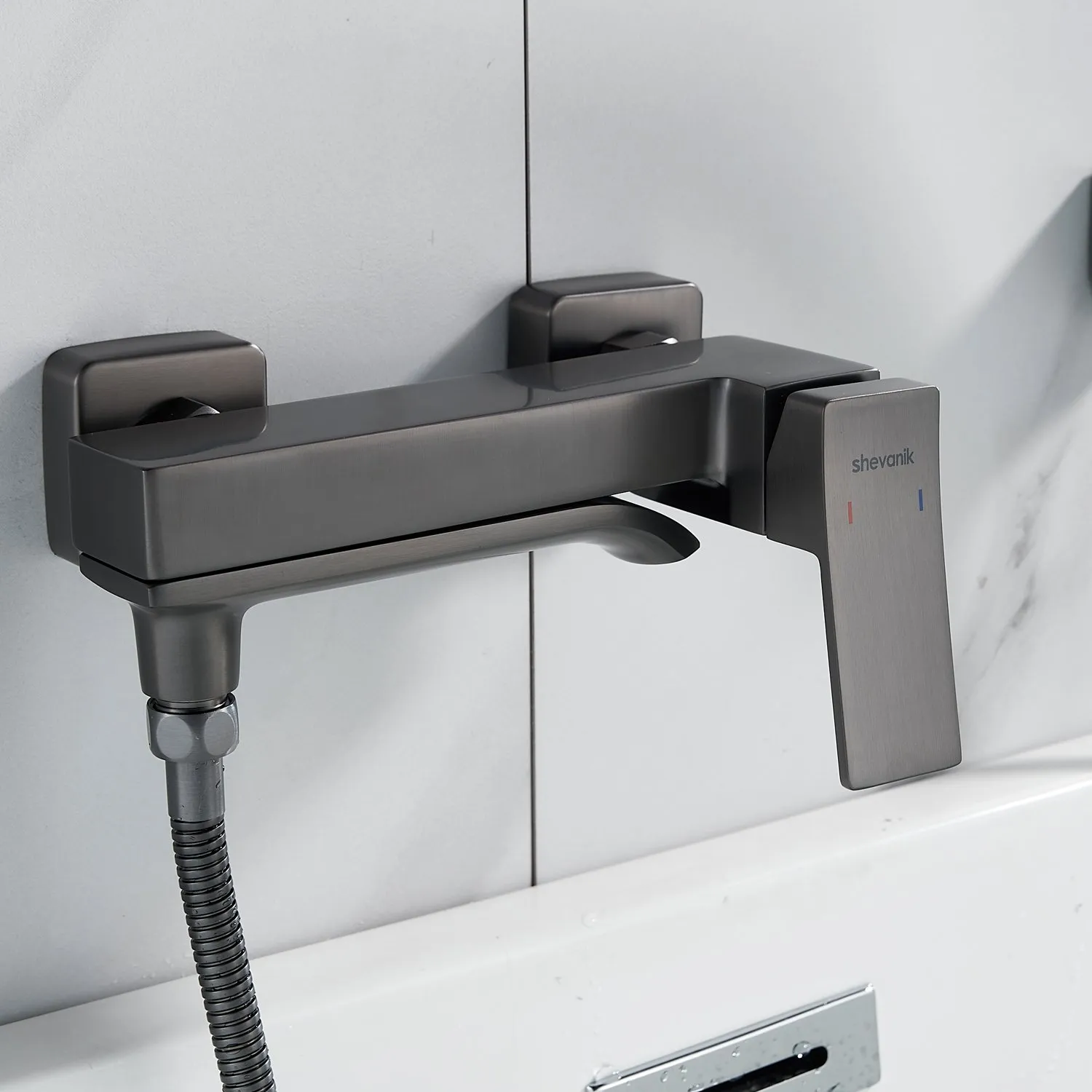 Смеситель для ванны Shevanik S4002T, оружейная сталь