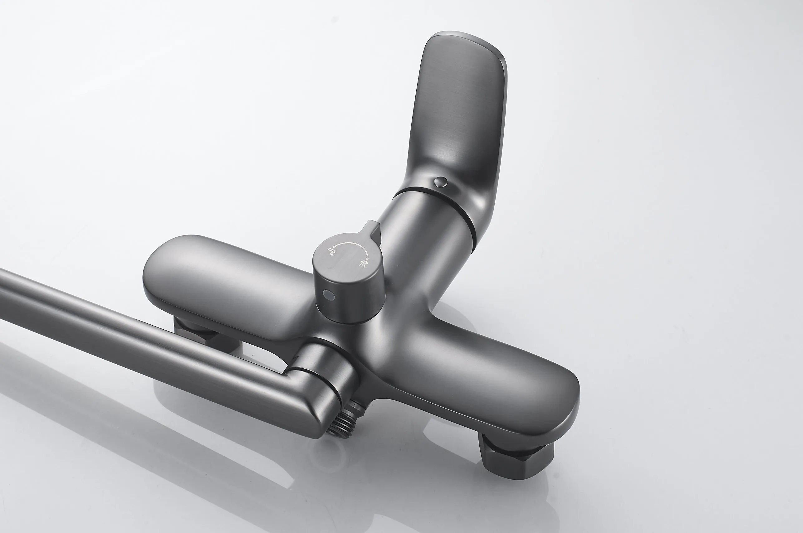 Смеситель для ванны Shevanik S8522T, оружейная сталь