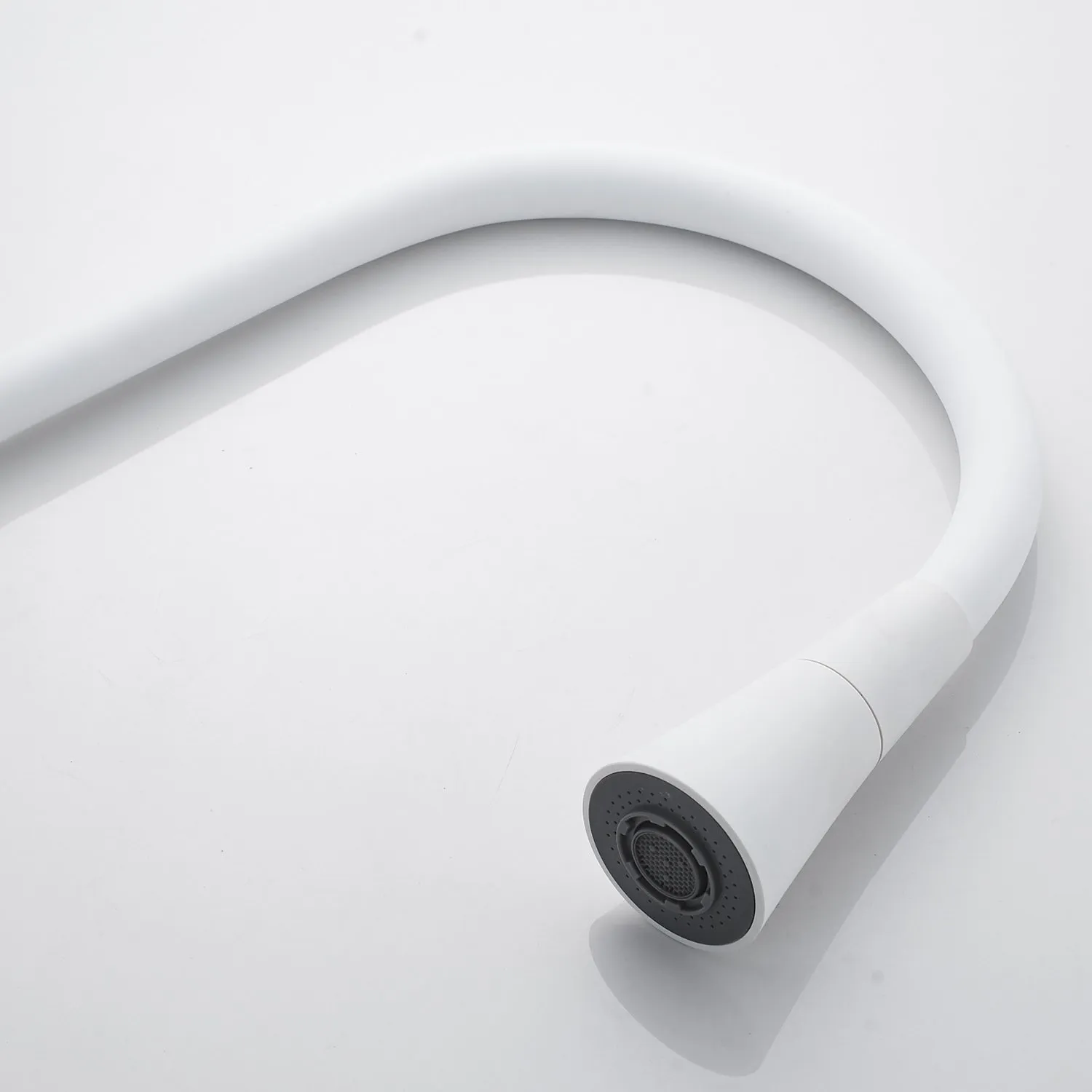 Смеситель для кухни с гибким изливом Shevanik S543C-1, белый