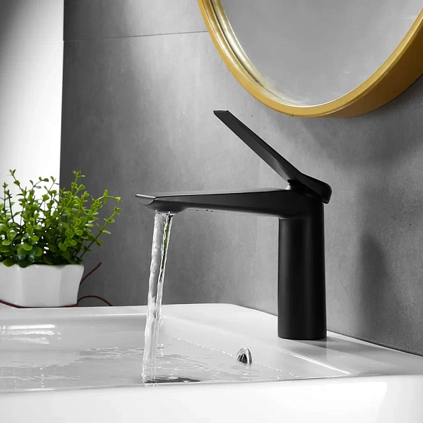 Смеситель для раковины Shevanik S8401H, черный