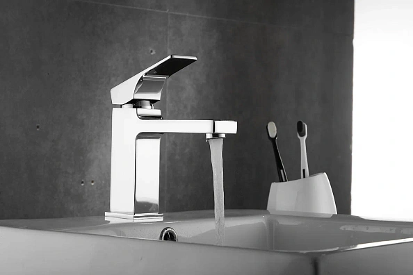 Смеситель для раковины Rose R10 R1001-1, хром