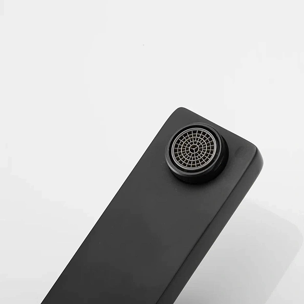 Смеситель для раковины с гигиеническим душем Shevanik S8271H, черный