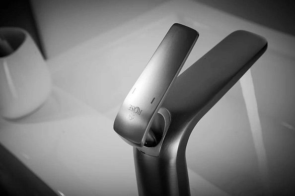 Смеситель для раковины Rose R39T R3901T, оружейная сталь