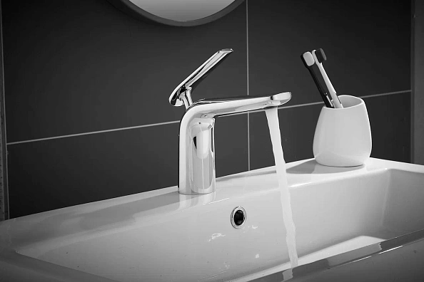 Смеситель для раковины Rose R39 R3901, хром