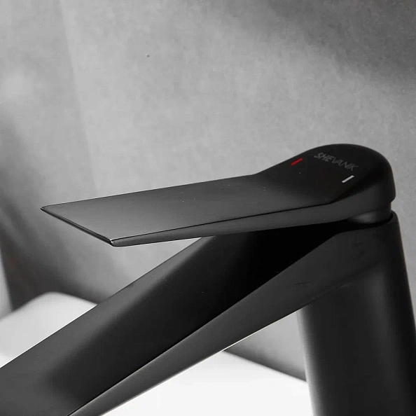 Смеситель для раковины Shevanik S8401H, черный