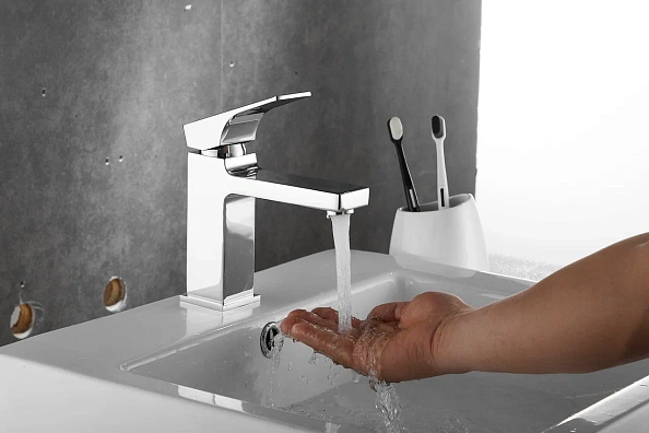 Смеситель для раковины Rose R10 R1001-1, хром