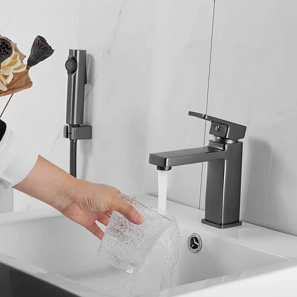 Смеситель для раковины с гигиеническим душем Shevanik S8271T, оружейная сталь