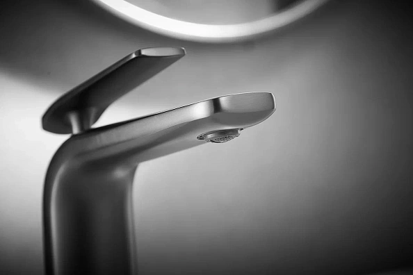 Смеситель для раковины Rose R39T R3901T, оружейная сталь