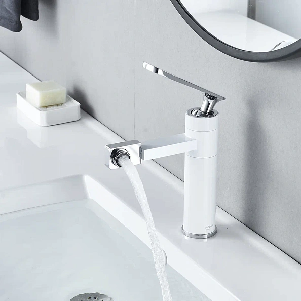 Смеситель для раковины с поворотным носиком Shevanik S6601F, белый/хром